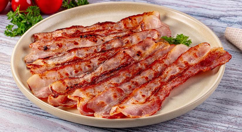 A séf elárulta a tökéletesen ropogós bacon titkát – egy egyszerű konyhai alapanyag teszi különlegessé