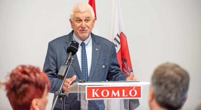 Kirúgta a komlói polgármester a jegyzőt, aki előtte hűtlen kezelés miatt tett feljelentést