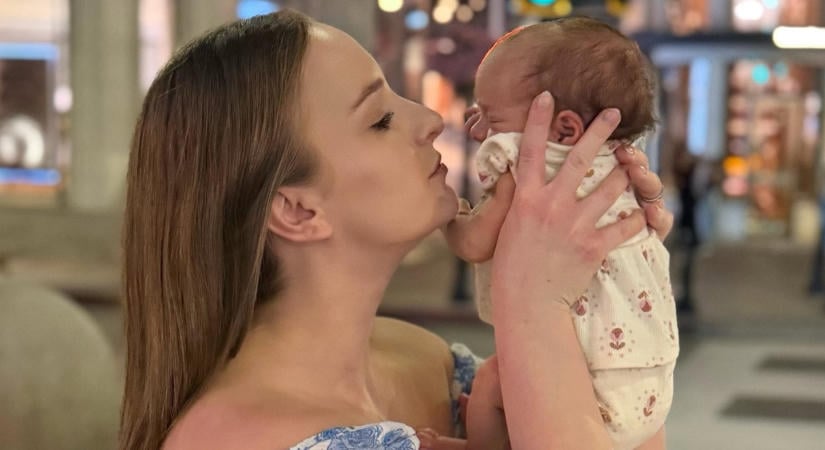 Nekimentek Szandi lányának a szoptatós fotója miatt
