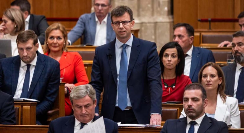 Az "Orbán-frakció" tagjai azért kapják a fizetésüket, hogy hülyét csináljanak magukból