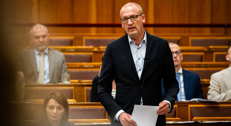 Tarr Zoltán bocsánatot kért a határon túli magyaroktól, aztán váratlan helyről üzentek neki