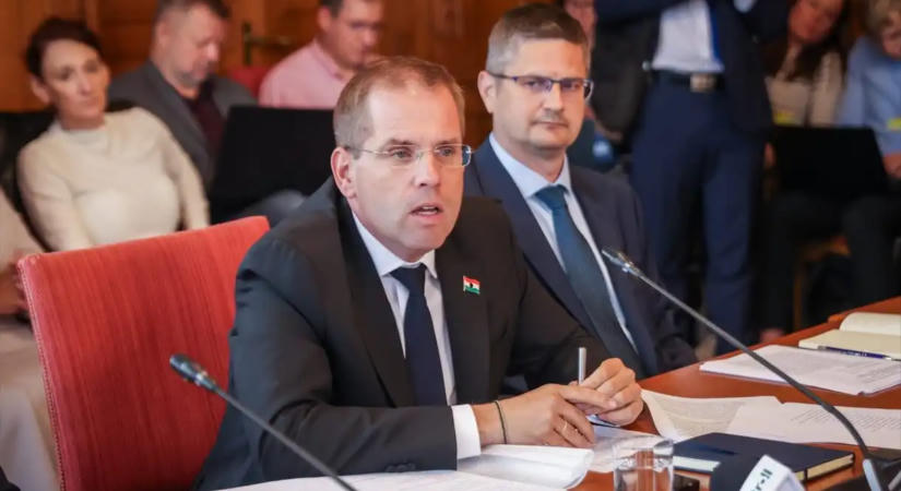 Pilóták tüntetnek hétfőn a Miniszterelnökség előtt az alkalmassági vizsgálatok miatt