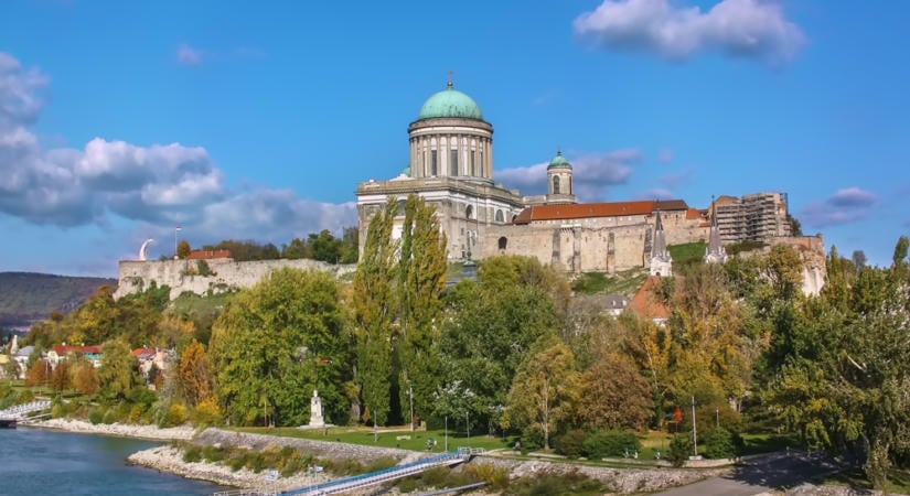 Azonnali hatállyal bezáratta a kormányhivatal a Szent István Strandfürdőt: megszólalt az esztergomi polgármester
