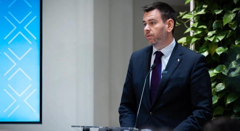 Vitézy Dávid a vasúti és közúti beruházásokról beszélt