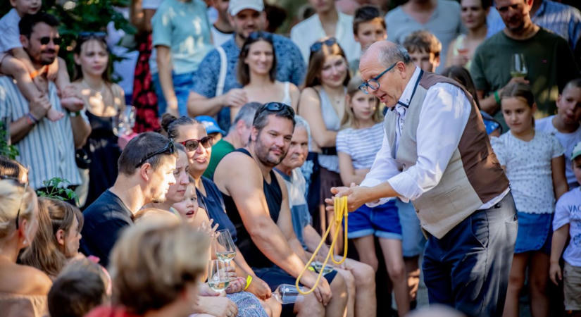 A fesztivál, ahová ezrek térnek vissza évről évre: rengeteg fotón az idei Bor, Mámor… Bénye
