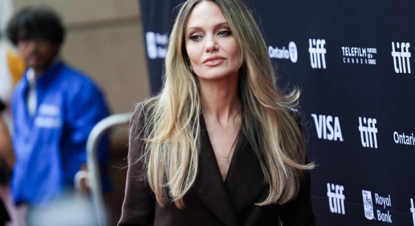 Tíz év után újra szerelmet keres Angelina Jolie