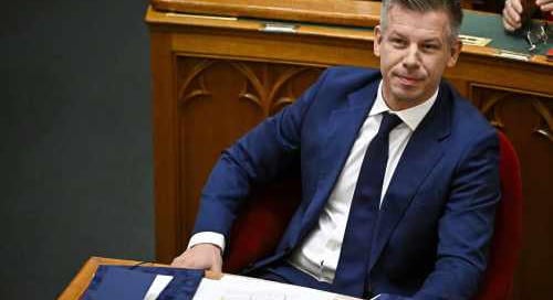 Lopás gyanúja miatt Magyar Péter mentelmi jogának felfüggesztését kéri az ügyészség