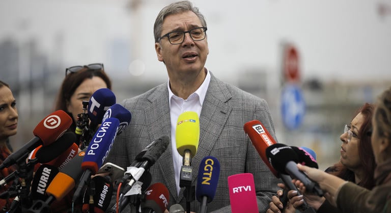 „Vucsics volt a párt, a párt pedig Vucsics” – Balkán-szakértő a szerbiai helyzetről