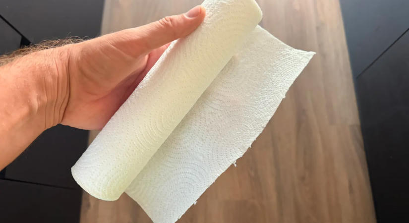 Felejtsd el a konyhai papírtörlőt: ez a praktikus megoldás egyre több háztartásban válthatja le
