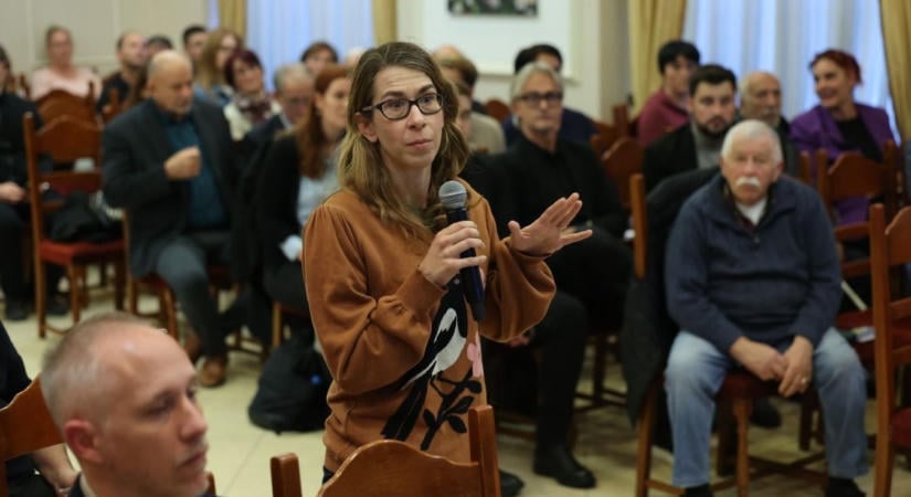 A Vám tér átalakítása az autósokat, a kerékpárosokat és a gyalogosokat is érinti  fotók