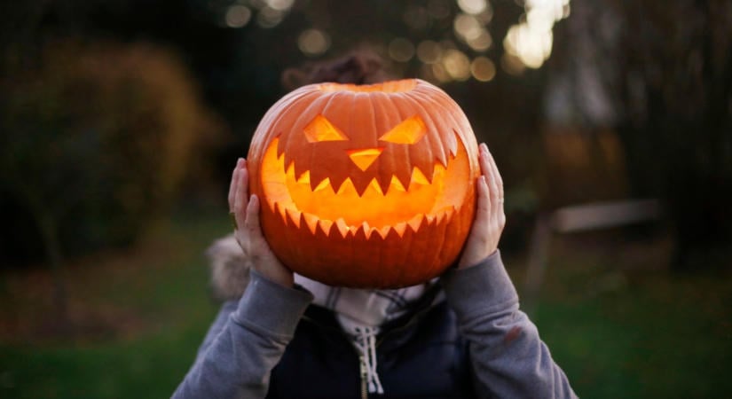 Halloweeni pánik! Rettegnek a szülők egy vérfagyasztó pletykától, ki sem merik engedni a gyerekeket az utcára!