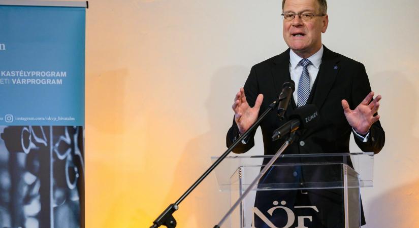 Navracsics Tibor: A múltból örökölt javakat az elkötelezett emberek mentik meg a jövő számára