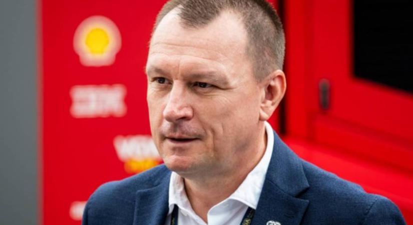 Szujó Zoltán feleségével és lányaival ritka képeken: Dorka és Zsófi már mindketten nagykorúak
