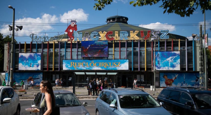 A budapesti állatkert beperelte a Fővárosi Nagycirkuszt, amely eltorlaszolta a köztük lévő utcát a vadállatmentő központ felé