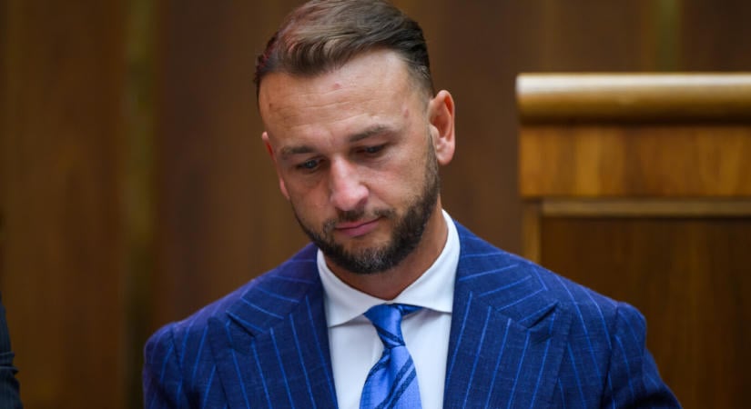 Nem sikerült megnyitni a belügyminiszter leváltásáról szóló rendkívüli ülést