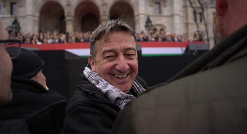 Bayer Zsolt állami támogatásáról készített videót Molnár Áron, szóba kerül Tóth Gabi és Radics Gigi is