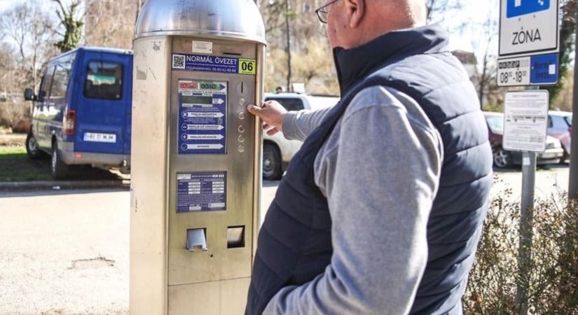 Figyelem! Holnaptól ezeken a nyíregyházi utcákon már fizetni kell a parkolásért! Mutatjuk a listát!