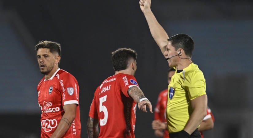 Debütáltak a virtuális lapok a futballban!