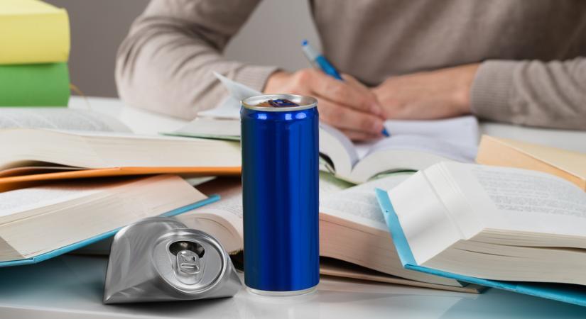Ficsak: Fontos lépés az energiaitalok kiskorúaknak eladását tiltó törvényjavaslat