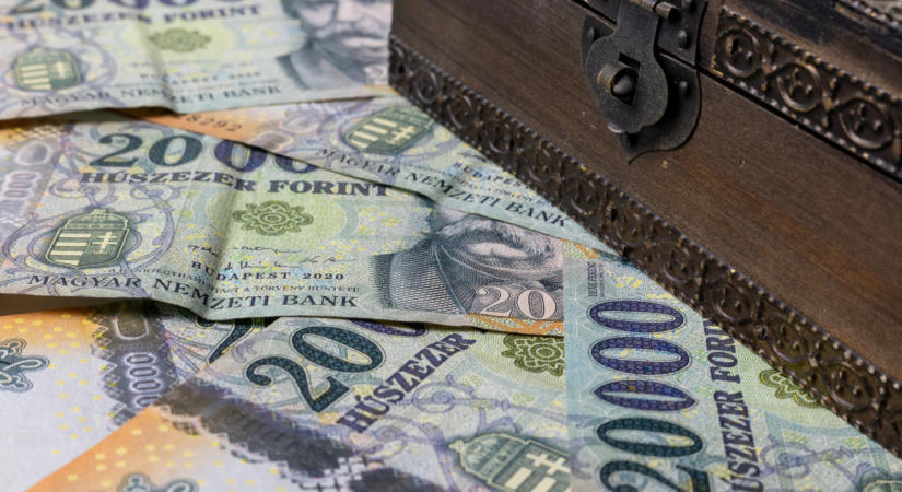 Erősödésnek indult a forint péntek reggel