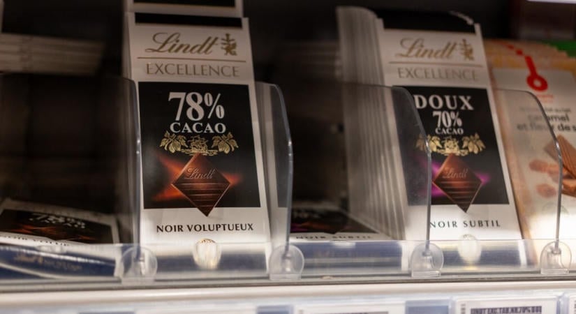 Csökkenti a csokiárakat a Lindt, mert a vásárlók már nem bírják tartani a lépést a drágulással