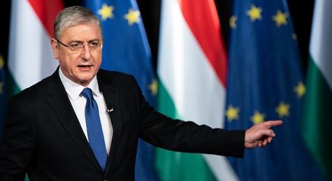 Módosító javaslattal térítené el a DK a Fidesz EU-s parlamenti határozatát