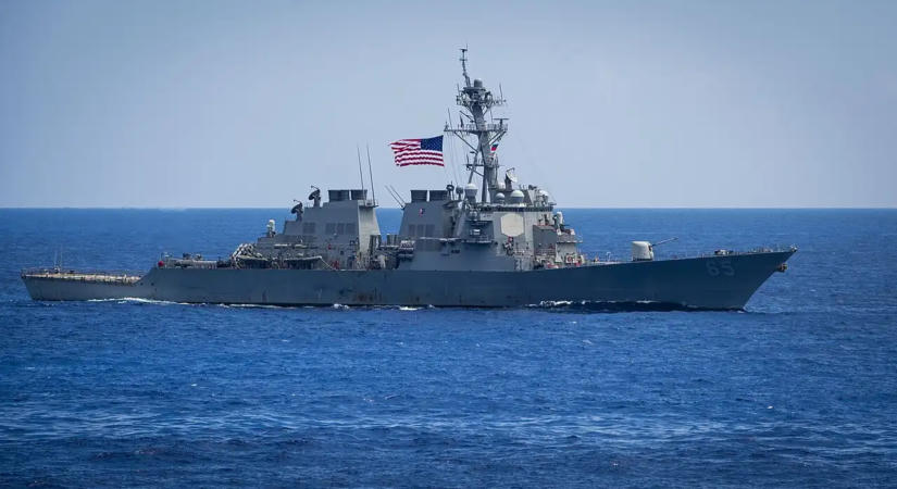 Négy napig áram nélkül vesztegelt a Dél-kínai-tengeren egy amerikai hadihajó
