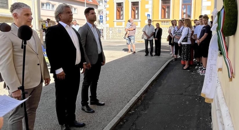 „llyen falat soha többé nem szabad emelnünk egymás közé!”