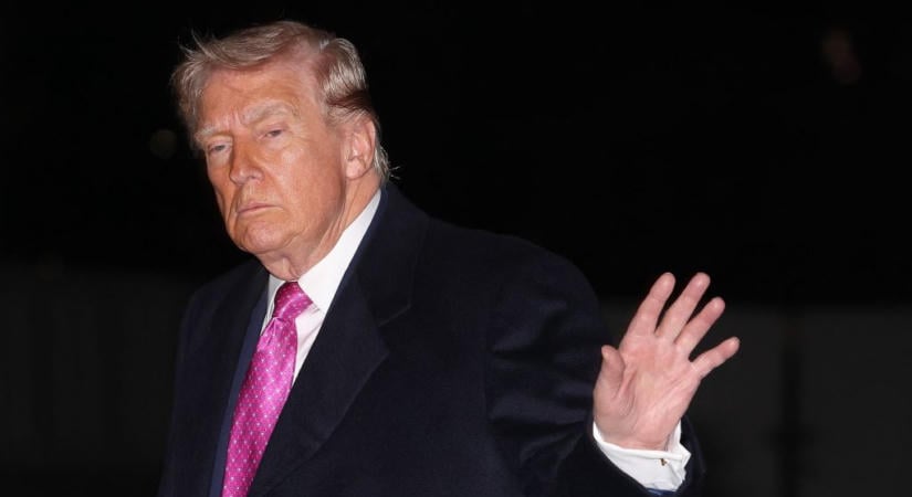 Donald Trump önmagát dicsérte