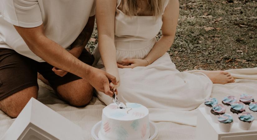 Itt a babavárás új őrülete: torta ehető ultrahangképpel