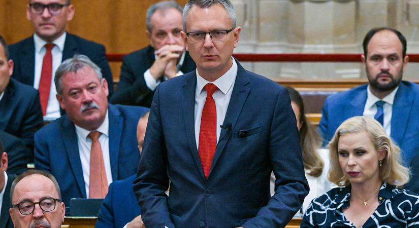 Rétvári Bence a kormányfőnek: Önnek nincs jövőképe, csak Facebook-posztjai