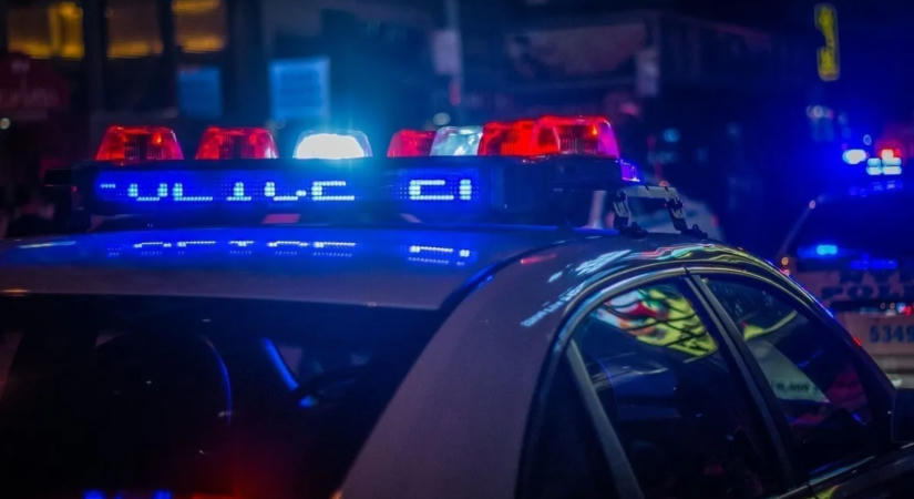 Mentális problémával küzdő nő támadt egy csapat férfira – többen megsérültek