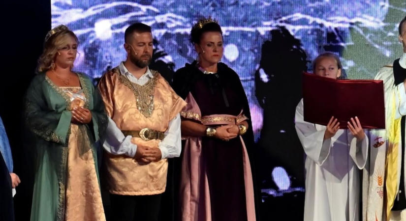 István, a király húsz év után tért vissza Hegyeshalomba – több ezren látták