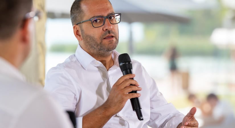 Lánczi Tamás: Próbálnak úgy tenni, mintha ezt szórakozásól tettük volna