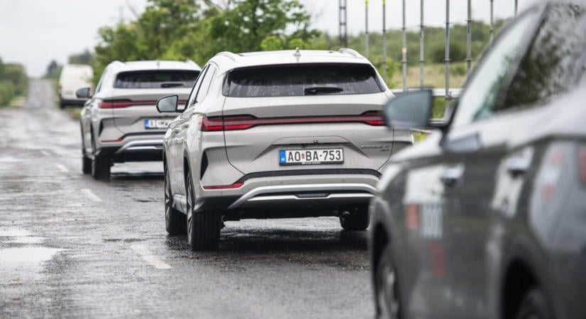 Ezért sürgették az európai autógyártók a kínai hibridek korlátozását!