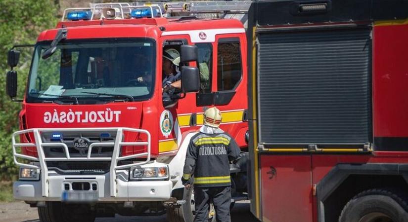 Árokba repült két autó, egyikük fejre állva fejezte be az útját Andornaktálya mellett