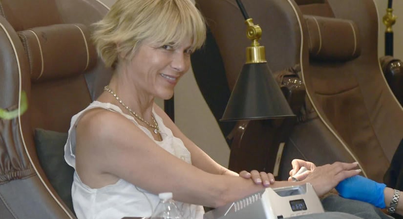 Selma Blair képviselője orvosi vészhelyzetre hivatkozik a repülőgépes incidens után