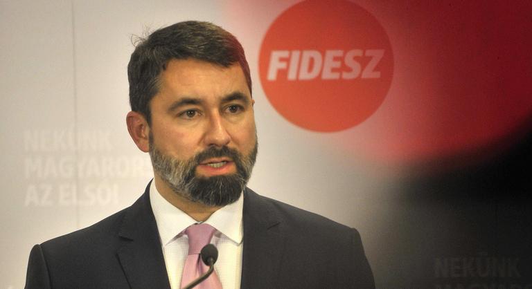 Esküt tett a Fidesz új képviselője