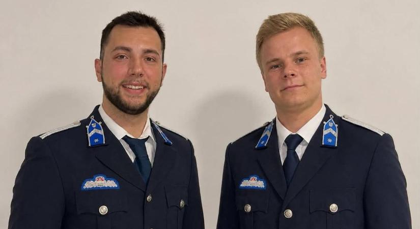 Elismerték a két rendőrt, akik észrevették az árokba borult autót Borsodban – videóval