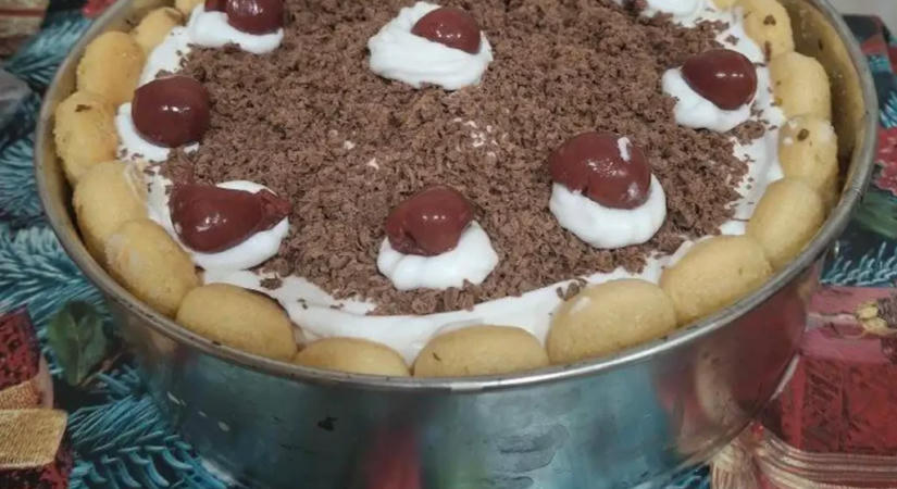 Egy hamis fekete-erdő torta ami olyan finom, hogy senki nem fogja elhinni, mennyire egyszerűen készül