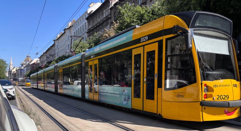 Elgázolt egy ember a villamos a Margit körúton, pótlóbuszok járnak a 4-es, 6-os helyett