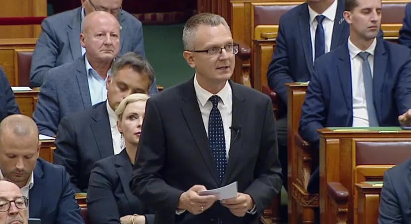 Rétvári Bence: Magyar Pétert a düh vezérli