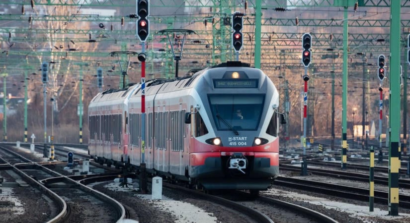 Kábeltűz miatt vasárnap is fennakadások vannak a Győr–Budapest vonalon – Ezek az új infók