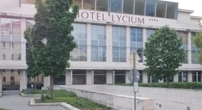 Kiakadt a tiszás államtitkár az akkumulátoros fórum miatt – közben Tótth András lemondott