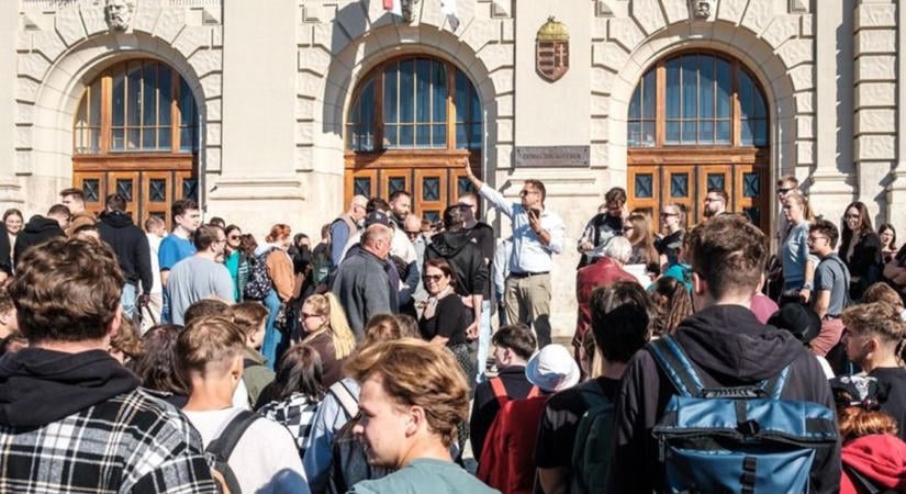 Nagyszabású programsorozattal tiszteleg a Debreceni Egyetem ’56 hősei előtt