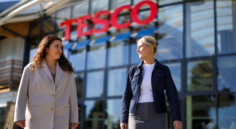 A Tesco is beszállt az energiatakarékossági versenybe: nem adnak több hűtött italt