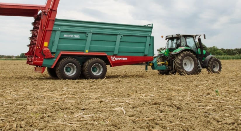 Elpusztíthatatlan trágyaszóró univerzális használatra: Farmtech Megafex