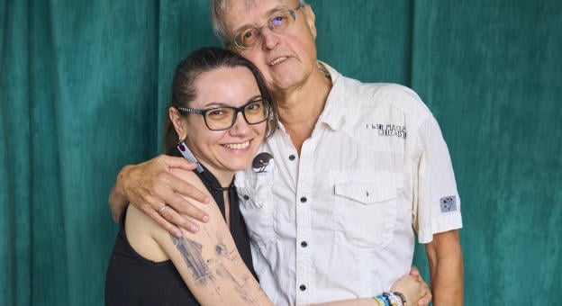 A LÉT HULLÁMTERMÉSZETE Garaczi László–Nagy Ildikó Noémi: Hullámzó horizont / Magvető Kiadó