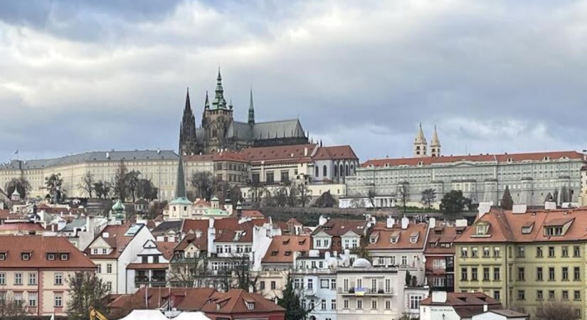 Csütörtökön fontos tárgyalásra utazik Magyar Péter Prágába