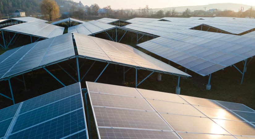 Belefulladunk a napelemekbe: kiszámolták, mekkora hulladékheggyel jár a napenergia